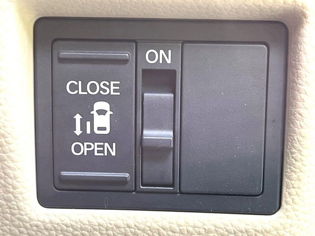 �y�p���[�X���C�h�h�A�z�X�}�[�g�L�[��^�]�Ȃ̃X�C�b�`�ŃX���C�h�h�A�̊J���\���d��������͂����ăh�A���J����K�v�������A���������q�l�ł��A�d���ו��������Ă��鎞�����N�ɊJ���߂ł��܂���