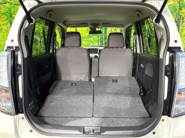 ���i�̂���������ʋ΁A���}���ɏ\���ȉ׎��X�y�[�X���m�ۂ��Ă���܂��B�Z�J���h�V�[�g��|���ƁA�傫�ȉו��̐ύڂ��\�ł���