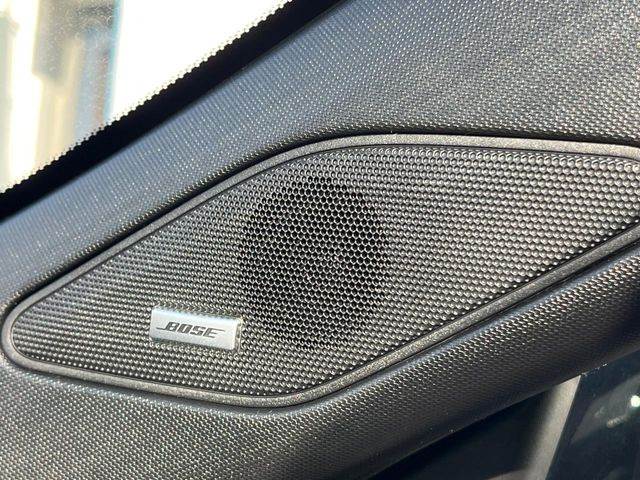 �yBOSE�T�E���h�V�X�e���z���[�J�[�I�v�V�����̍��i�ʃT�E���h�V�X�e���𓋍ځB��p�̃`���[�j���O���{���ꂽ�召�l�X�ȃX�s�[�J�[����ǎ��ȃT�E���h���t�ł��A�Տꊴ���ӂ�鉹����Ԃ����o���܂��B