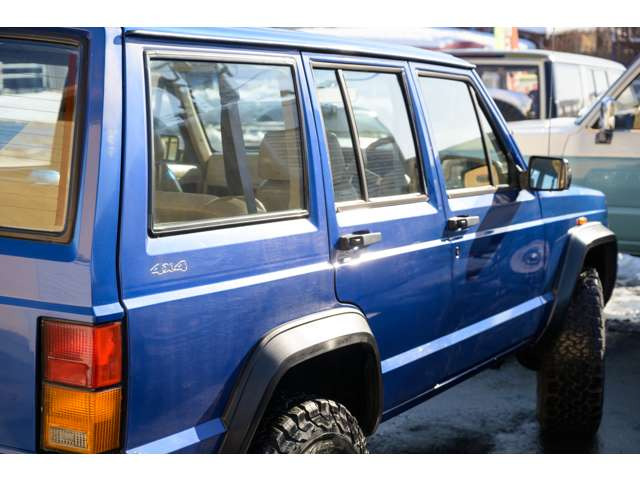 �I�[�o�[�t�F���_�[���u���b�N�Ȃ̂��f�G�ł��B