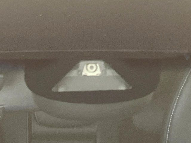 �y�z���_�Z���V���O�z���s���ɑO���̎ԗ�����F�����A�Փ˂������Ȏ��͌x��ƃu���[�L�ŏՓˉ���Ɣ�Q�y�����A�V�X�g�B�����S�Ƀh���C�u�����y���݂��������܂��B