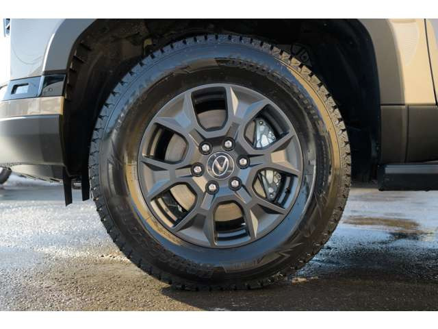 �^�C���T�C�Y��265/65/R18�ɂȂ�܂��B