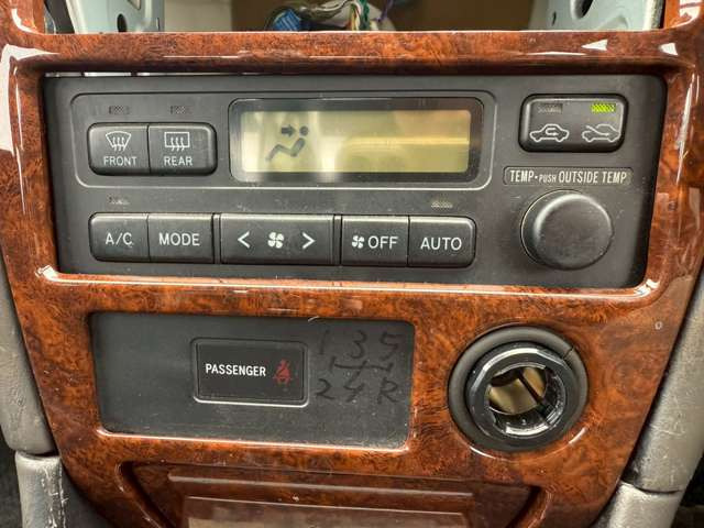 �C�ɂȂ邨�Ԃ�����܂�����E�̓d�b�ԍ����璼�ڂ��X�ɂ��₢���킹���������B�x�����@����ԗ����A��Ԃ܂łȂ�ł������������Ē����܂��B�X�^�b�t�ꓯ���A�����҂����Ă���܂��B