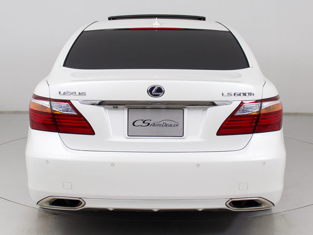 ���N���A�����X�\�i�[(�O��R�[�i�[�Z���T�[)���t���Ă��܂�!�t�����g&���A�ɃZ���T�[������A��Q���ɋ߂Â��ƌx��������A�X�ɂ̓}���`��ʏ�ɂ��\������܂�!�������֗��Ȑl�C�����ł�!!