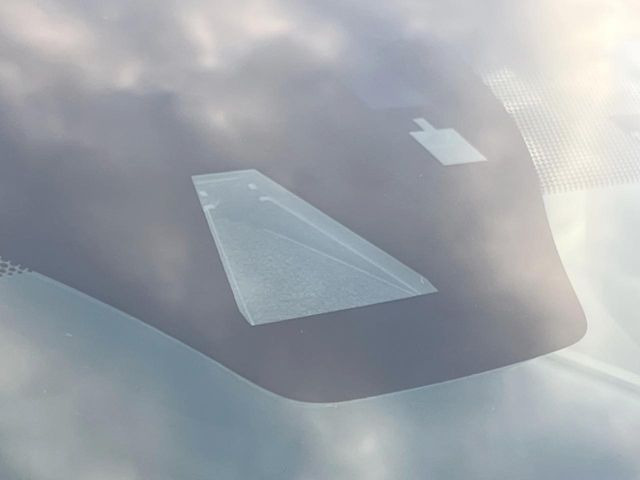 �y�g���^�Z�[�t�e�B�Z���X�z���s���ɑO���̎ԗ�����F�����A�Փ˂������Ȏ��͌x��ƃu���[�L�ŏՓˉ���Ɣ�Q�y�����A�V�X�g�B�����S�Ƀh���C�u�����y���݂��������܂��B