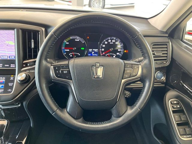 �y�����v�����X�e�A�����O�z�㎿�Ȋv���g�p���邱�ƂŁA��ɂ����������݂ƂĂ��^�]���₷���n���h���ł���