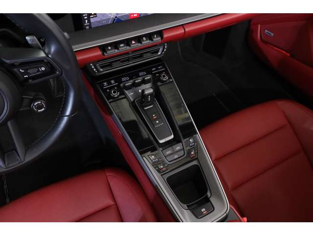 �y�����ԕی��z�����C������̑㗝�X�ł��B���q�l�A���Ԃ̖�����ɔ����S���X�^�b�t������Ă����Ă��������܂��B�����z���t�F���[���̂��������т�����A�l�b�g�ی��ł͑Ή��ł��Ȃ��ԗ��ی������ē��\�ł��B