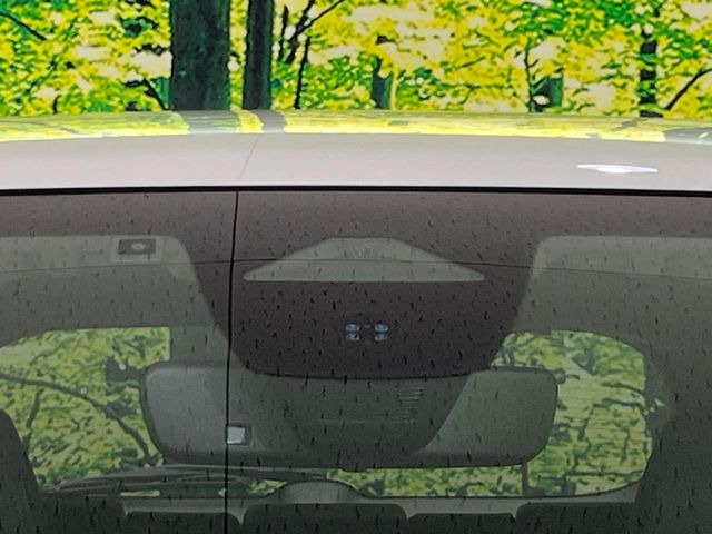 �y�z���_�Z���V���O�z���s���ɑO���̎ԗ�����F�����A�Փ˂������Ȏ��͌x��ƃu���[�L�ŏՓˉ���Ɣ�Q�y�����A�V�X�g�B�����S�Ƀh���C�u�����y���݂��������܂��B