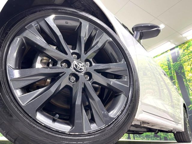 �y����17�C���`�A���~�z�C�[���z�O�ςɃ}�b�`���������A���~�z�C�[���𑕒����Ă���܂��B�e��ЊO�A���~�z�C�[����A�X�^�b�h���X�^�C�����戵�����Ă���܂��B���񂲑��k����������