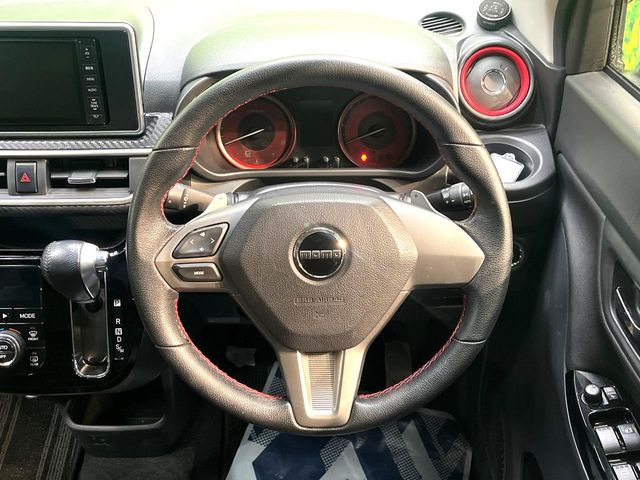 �y�����v�����X�e�A�����O�z�㎿�Ȋv���g�p���邱�ƂŁA��ɂ����������݂ƂĂ��^�]���₷���n���h���ł���