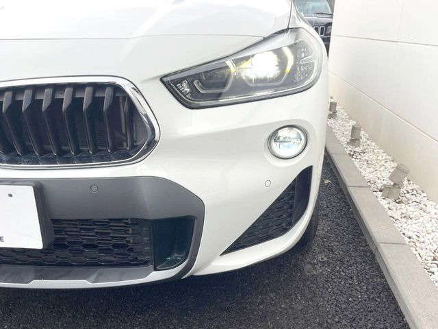 ��LED�w�b�h���C�g:��ԑ��s�����ǍD�Ȏ��E���m�ۂ����S���ĉ^�]�ł��鍂�P�xLED�w�b�h���C�g�𑕔�!�_�����x�������A����d�͂��}�����Ă��܂��B