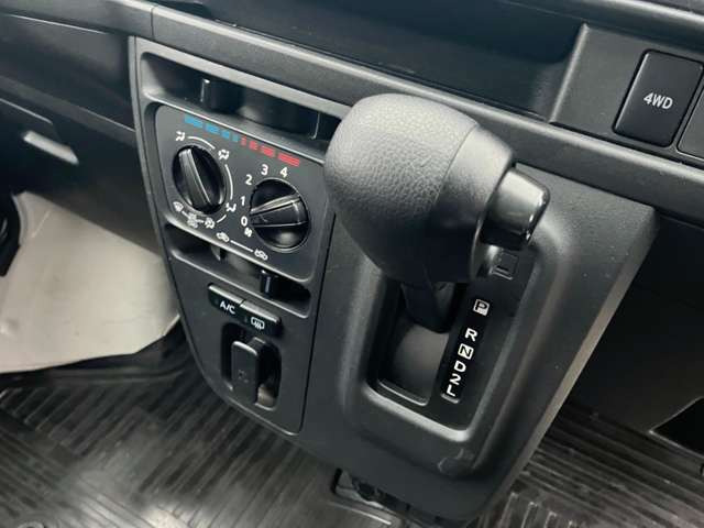 ハイゼットカーゴデラックス ハイルーフ 4WD