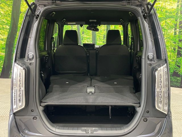 ���i�̂���������ʋ΁A���}���ɏ\���ȉ׎��X�y�[�X���m�ۂ��Ă���܂��B�Z�J���h�V�[�g��|���ƁA�傫�ȉו��̐ύڂ��\�ł���