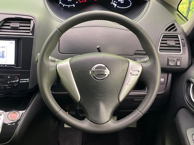 �y�����v�����X�e�A�����O�z�㎿�Ȋv���g�p���邱�ƂŁA��ɂ����������݂ƂĂ��^�]���₷���n���h���ł���