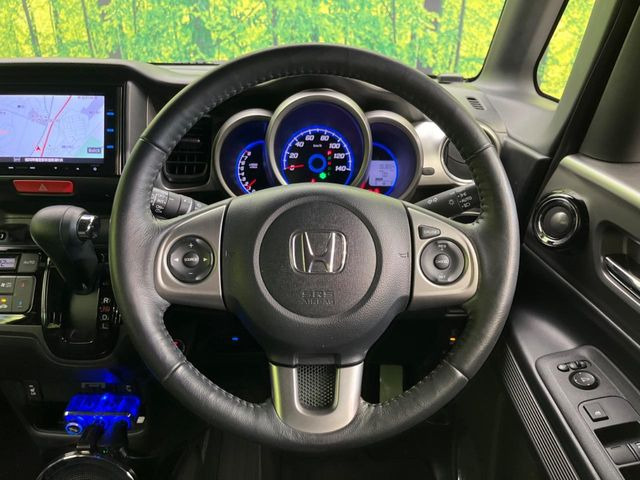 �y�����v�����X�e�A�����O�z�㎿�Ȋv���g�p���邱�ƂŁA��ɂ����������݂ƂĂ��^�]���₷���n���h���ł���