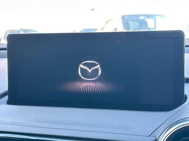 �y�}�c�_�R�l�N�g�z�ԓ��̕��͋C�Ƀ}�b�`������̌^�^�C�v�̃f�B�X�v���C�B�e����q�ݒ��Bluetooth�Đ����A�l�X�ȋ@�\���y���߂܂��B��pSD�J�[�h�̂��w���ŁA�i�r�@�\���g�p�o���܂��B