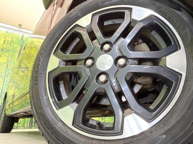 �y����15�C���`�A���~�z�C�[���z�O�ςɃ}�b�`���������A���~�z�C�[���𑕒����Ă���܂��B�e��ЊO�A���~�z�C�[����A�X�^�b�h���X�^�C�����戵�����Ă���܂��B���񂲑��k����������