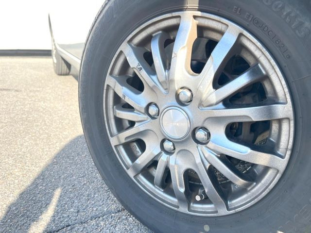 �y13�C���`�A���~�z�C�[���z�O�ςɃ}�b�`�����A���~�z�C�[���𑕒����Ă���܂��B�e��A���~�z�C�[����A�X�^�b�h���X�^�C�����戵�����Ă���܂��B���񂲑��k����������