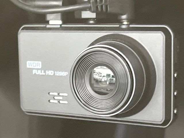 �y�h���C�u���R�[�_�[�z���S�E���S�ȃJ�[���C�t�ɕK�{�̃h���C�u���R�[�_�[�𑕔�!���s���͂������A������^�]�⎖�̂ɑ��������ۂ̏󋵂��f���ŋL�^���A����̃��X�N�ɔ����܂��B