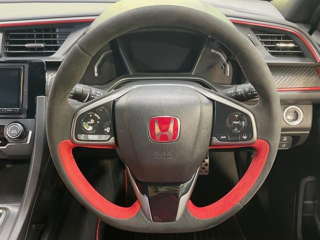 �y�X�G�[�h�X�e�A�����O�z����ɂ����f�ނ��̗p����A�O���b�v���\�ɗD�ꂽ�X�e�A�����O�ł��B�n���h�����O���̑��쐫�����サ�A���S�E���S�ȑ��s�ɍv�����܂��B���������ӂ�錩���ڂ������ł��ˁ�