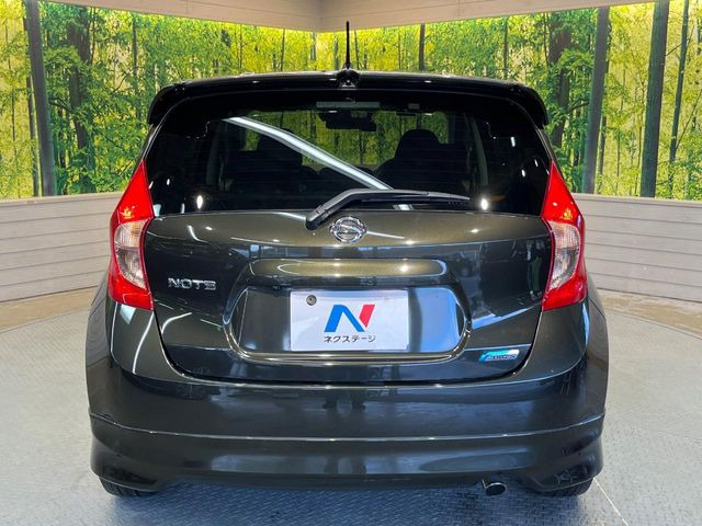 安心の最長10年・走行無制限保証(有償)をご用意。保証内容も充実はもちろん、無料点検&オイル交換や、年中無休の全国・24時間ロードサービスも付帯されておりますのでご安心下さい。