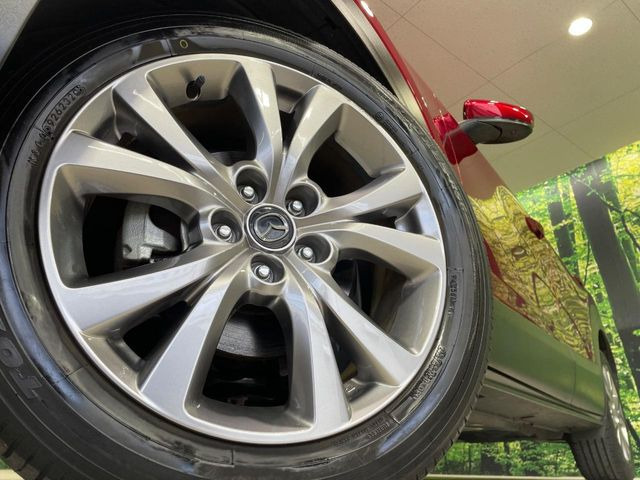 �y����18�C���`�A���~�z�C�[���z�O�ςɃ}�b�`���������A���~�z�C�[���𑕒����Ă���܂��B�e��ЊO�A���~�z�C�[����A�X�^�b�h���X�^�C�����戵�����Ă���܂��B���񂲑��k����������