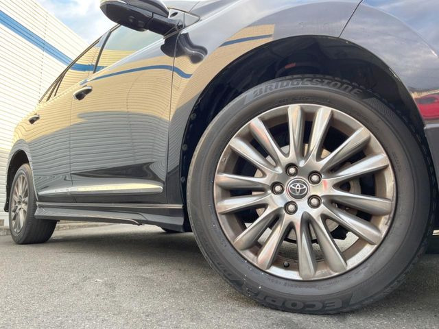 �y�����A���~�z�C�[���z�O�ςɃ}�b�`���������A���~�z�C�[���𑕒����Ă���܂��B�e��ЊO�A���~�z�C�[����A�X�^�b�h���X�^�C�����戵�����Ă���܂��B���񂲑��k����������