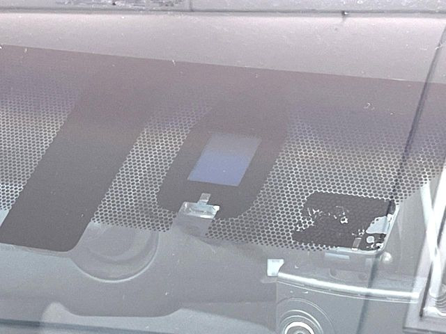 �y�v���N���b�V���Z�[�t�e�B�z�O���̎ԗ��������m���A�Փ˂������Ȏ��͌x��Œ��ӂ𑣂��A�u���[�L�𓥂ޗ͂��T�|�[�g�B�u���[�L�𓥂߂Ȃ������ꍇ�͏Փ˔�Q�y���u���[�L���쓮�A�Փˉ�����T�|�[�g���܂��B