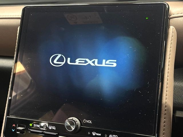 �y9.8�C���` �f�B�X�v���C�I�[�f�B�I�z���ʂ̃f�B�X�v���C��AppleCarPlay��AndroidAuto�����p�\�B�傫�ȉ�ʂŃX�}�z�i�r�A�v���������p���������܂���