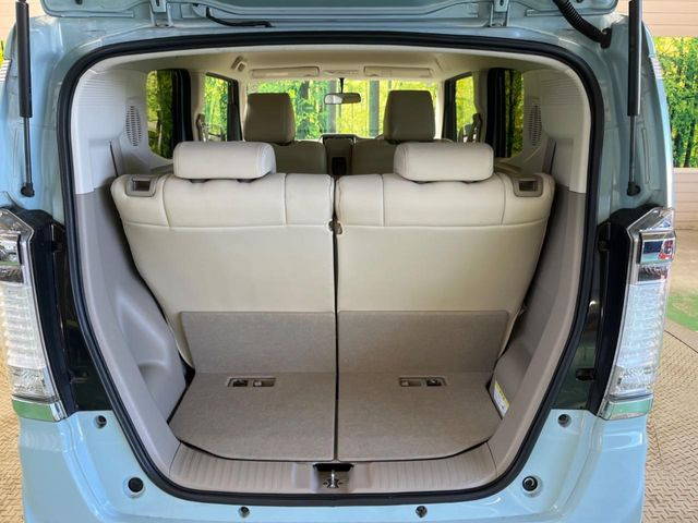 ���i�̂���������ʋ΁A���}���ɏ\���ȉ׎��X�y�[�X���m�ۂ��Ă���܂��B�Z�J���h�V�[�g��|���ƁA�傫�ȉו��̐ύڂ��\�ł���