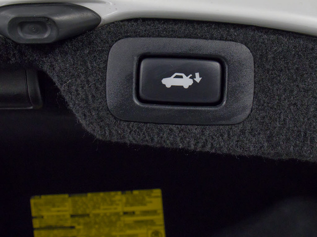 �X�C�b�`����Ńg�����N���b�h�̎����J���s���܂��B�d�q�L�[�{�̂̃��C�����X�@�\��^�]�Ȃ̃X�C�b�`����ł��I�[�v�����삪�\�ł�!�����ԂȂ�ł͂̉��K�����ł�!!