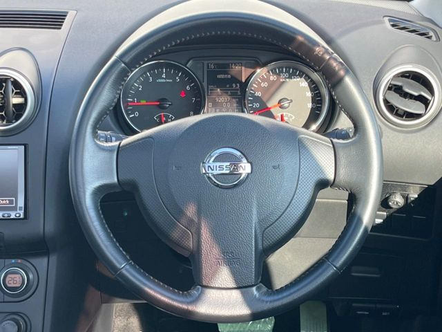 �y�����v�����X�e�A�����O�z�㎿�Ȋv���g�p���邱�ƂŁA��ɂ����������݂ƂĂ��^�]���₷���n���h���ł���