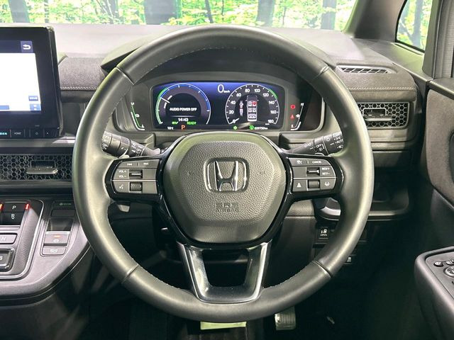 �y�����v�����X�e�A�����O�z�㎿�Ȋv���g�p���邱�ƂŁA��ɂ����������݂ƂĂ��^�]���₷���n���h���ł���