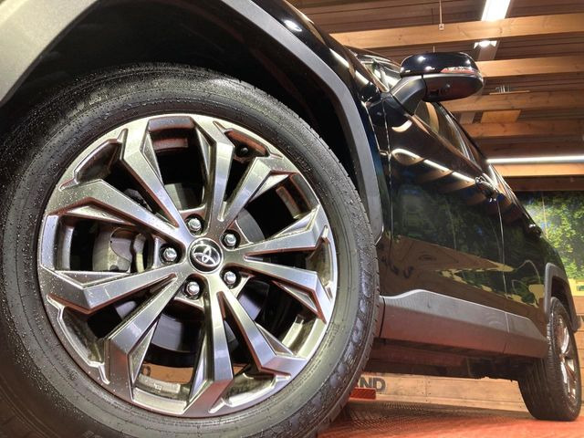 �y����18�C���`�A���~�z�C�[���z�O�ςɃ}�b�`���������A���~�z�C�[���𑕒����Ă���܂��B�e��ЊO�A���~�z�C�[����A�X�^�b�h���X�^�C�����戵�����Ă���܂��B���񂲑��k����������