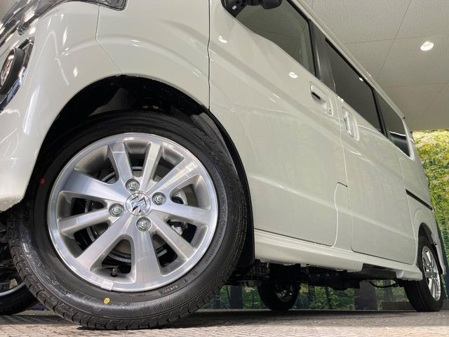 �y����14�C���`�A���~�z�C�[���z�O�ςɃ}�b�`���������A���~�z�C�[���𑕒����Ă���܂��B�e��ЊO�A���~�z�C�[����A�X�^�b�h���X�^�C�����戵�����Ă���܂��B���񂲑��k����������