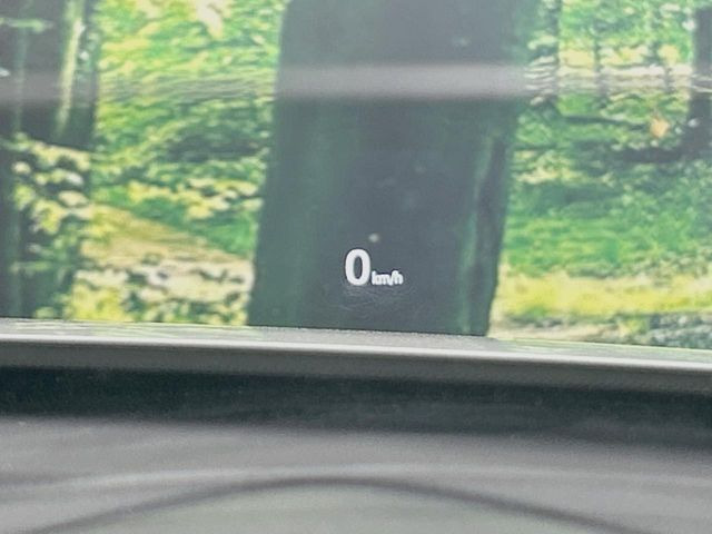 �y�w�b�h�A�b�v�f�B�X�v���C�z���݂̑��x�⑖�s�����f�W�^���\���ŉ^�]�ȑO���̃K���X�ɓ��e!�^�]���A�ڐ������炳���K�v�ȏ����m�F�ł���̂łƂ��Ă��֗��ň��S!