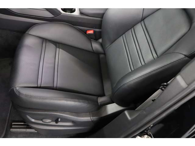 �E4�]�[���N���C���[�g�R���g���[���E�A�N�e�B�u���[���L�[�v�A�V�X�g�EETC�ԍڊ�E���A�V�[�g�p�T�C�h�G�A�o�b�N�E���A�R���t�H�[�g�V�[�g(2+1�V�[�g)