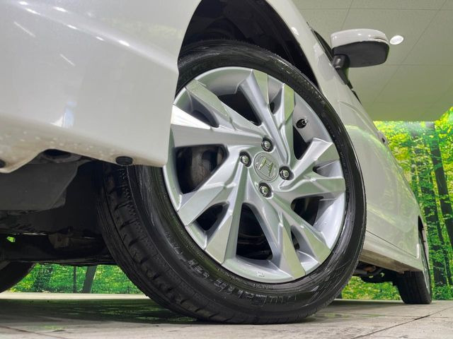 �y����16�C���`�A���~�z�C�[���z�O�ςɃ}�b�`���������A���~�z�C�[���𑕒����Ă���܂��B�e��ЊO�A���~�z�C�[����A�X�^�b�h���X�^�C�����戵�����Ă���܂��B���񂲑��k����������