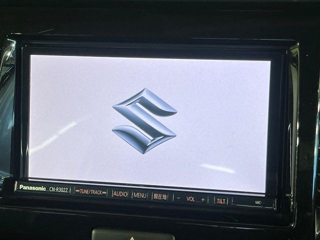 �y�����i�r�z�l�C�̏����i�r�𑕔����Ă���܂��B�i�r�̎g���₷���͂������A�I�[�f�B�I�@�\���[��!�L�����v�◷�s�͂������A�ʋ΂┃�����ȂǕ��i�̃h���C�u���y�����Ȃ�͂���