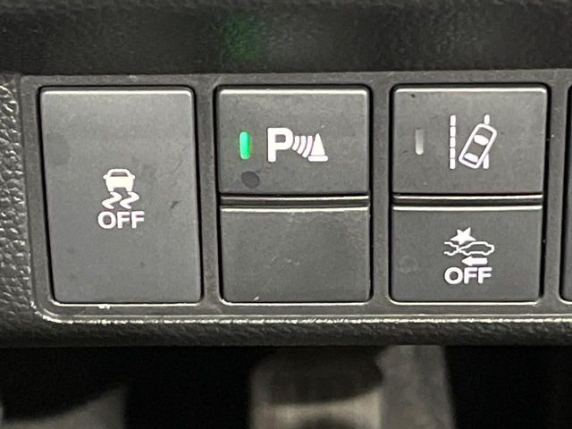 �y�z���_�Z���V���O�z���s���ɑO���̎ԗ�����F�����A�Փ˂������Ȏ��͌x��ƃu���[�L�ŏՓˉ���Ɣ�Q�y�����A�V�X�g�B�����S�Ƀh���C�u�����y���݂��������܂��B