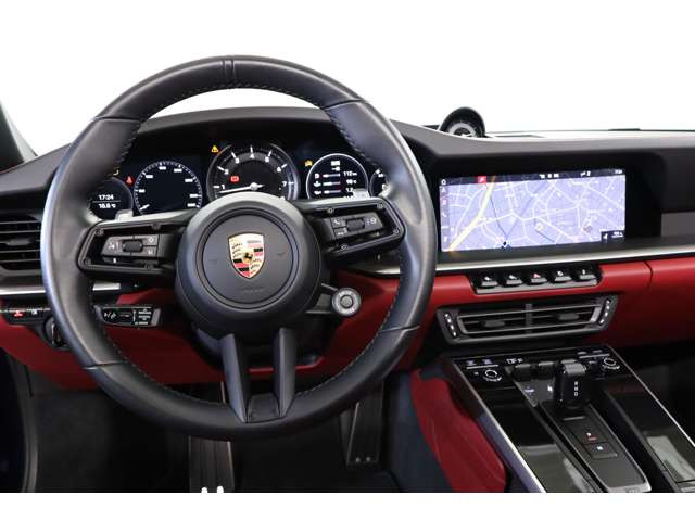 �p���[�X�e�A�����O�v���X���ڂɂ��A�ᑬ���̎��񂵂��ǂ��A�X���ł������₷�����ł��B�q�[�^�[�t��GT�X�e�A�����O�𑕔��B�~��ł����K�ȃh���C�r���O���T�|�[�g���܂��B