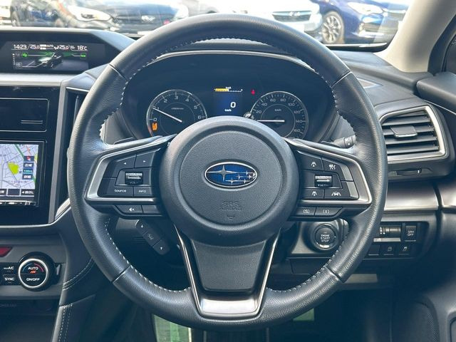 �y�����v�����X�e�A�����O�z�㎿�Ȋv���g�p���邱�ƂŁA��ɂ����������݂ƂĂ��^�]���₷���n���h���ł���