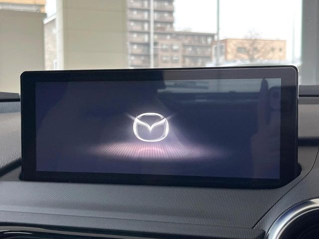 �y8.8�C���`�}�c�_�R�l�N�g�z�ԓ��̕��͋C�Ƀ}�b�`������^�̃f�B�X�v���C�B�X�}�z�ڑ��ł̃i�r�g�p��Bluetooth�Đ����A�l�X�ȋ@�\���y���߂܂��B�����I�ȃ_�C�������삪�\�ŁA�g��������ǍD�ł��B