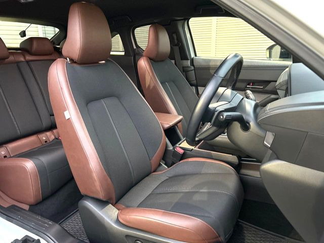 �y�n�[�t���U�[�V�[�g�z�������ƍ���S�n�𗼗������l�C�̃V�[�g���w�ʁE���ʂ̃t�@�u���b�N�f�ނ́A�ʋC���̗ǂ��⊊��ɂ����ɗD��Ă��܂��B�C���╞���ɍ��E���ꂸ���K�ɂ���肢�������܂��B