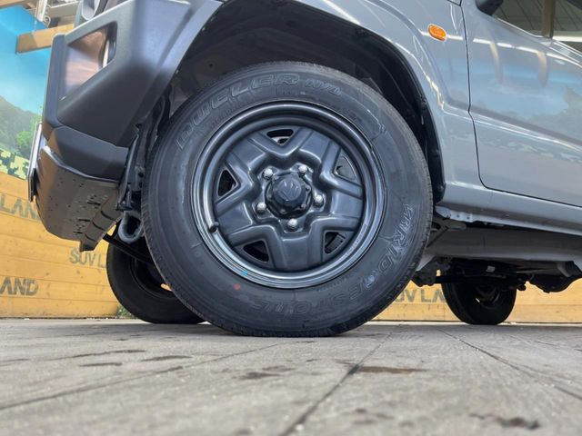 �y����16�C���`�A���~�z�C�[���z�O�ςɃ}�b�`���������A���~�z�C�[���𑕒����Ă���܂��B�e��ЊO�A���~�z�C�[����A�X�^�b�h���X�^�C�����戵�����Ă���܂��B���񂲑��k����������