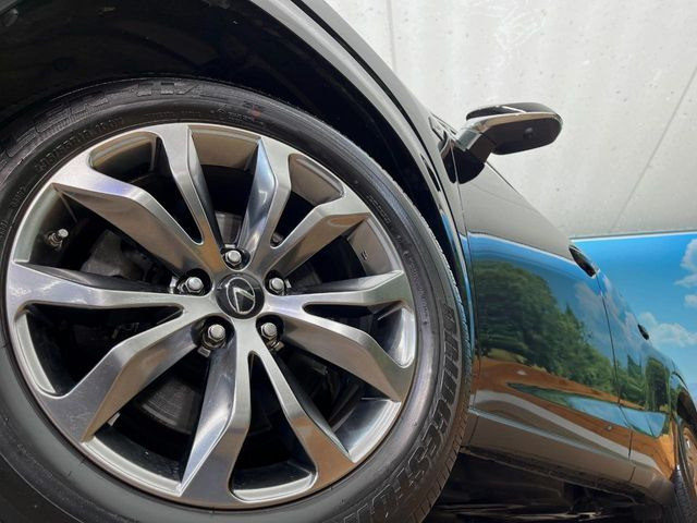 �y����18�C���`�A���~�z�C�[���z�O�ςɃ}�b�`���������A���~�z�C�[���𑕒����Ă���܂��B�e��ЊO�A���~�z�C�[����A�X�^�b�h���X�^�C�����戵�����Ă���܂��B���񂲑��k����������