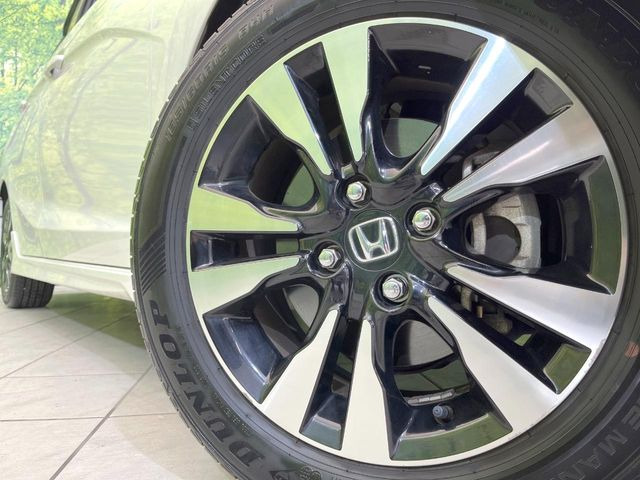 �y����15�C���`�A���~�z�C�[���z�O�ςɃ}�b�`���������A���~�z�C�[���𑕒����Ă���܂��B�e��ЊO�A���~�z�C�[����A�X�^�b�h���X�^�C�����戵�����Ă���܂��B���񂲑��k����������