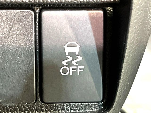 �y������h�~���u�z�ԗ��̉���������m����ƁA�����I�Ɏԗ��̐i�s������ۂ悤�Ɏԗ��𐧌䂵�܂��B�J�̓��ȂǊ���₷���H�ʏ󋵂ł����S�ȉ^�]���\�ł��B