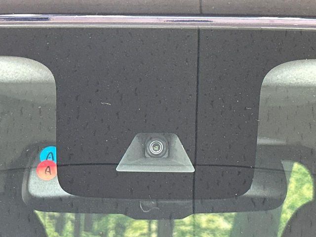 �y�C���e���W�F���g�G�}�[�W�F���V�[�u���[�L�z�t�����g�J�����őO���̎ԗ�����s�҂����m�B�Փ˂������Ȏ��͏Փ˔�Q�y���u���[�L���쓮�A�Փˉ�����T�|�[�g�B�����S�Ƀh���C�u�����y���݂��������܂��B