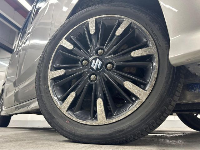 �y����15�C���`�A���~�z�C�[���z�O�ςɃ}�b�`���������A���~�z�C�[���𑕒����Ă���܂��B�e��ЊO�A���~�z�C�[����A�X�^�b�h���X�^�C�����戵�����Ă���܂��B���񂲑��k����������